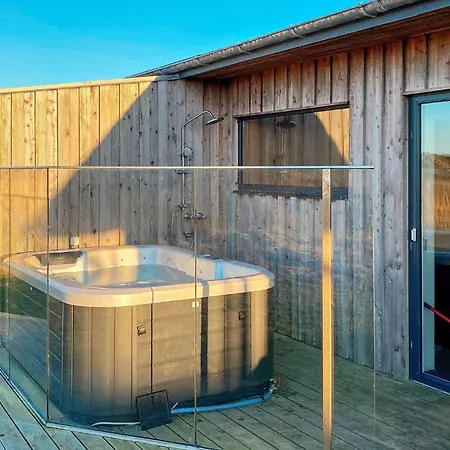 8 Person In Vestervig-by Traum *