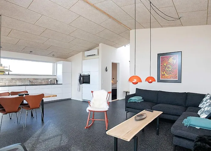 8 Person In Vestervig-by Traum